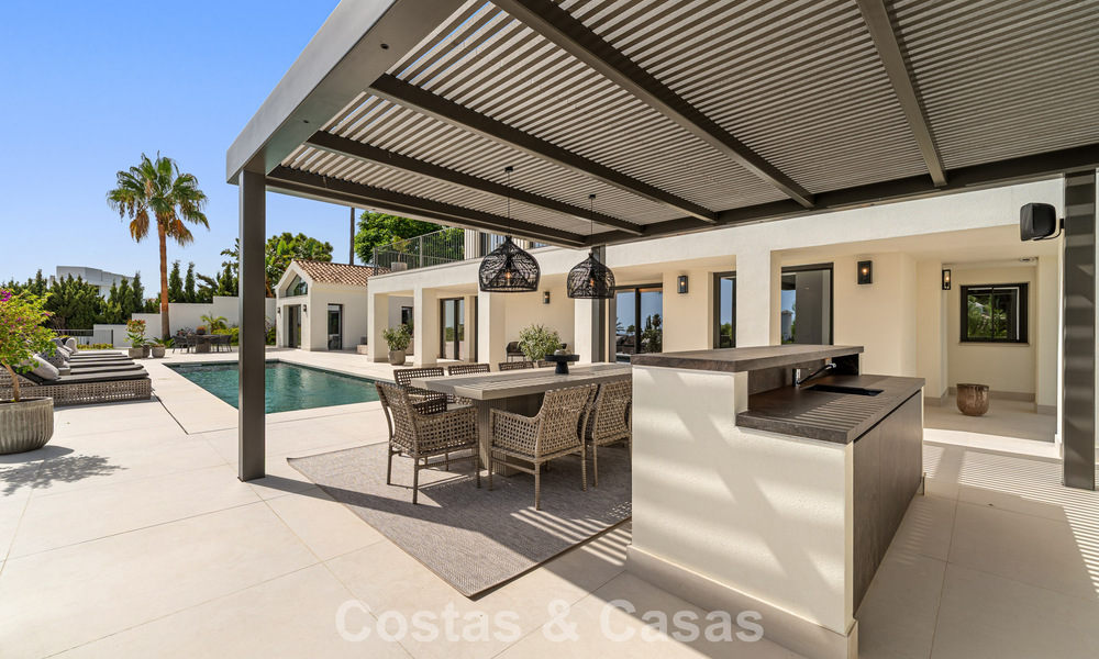 Espaciosa villa de lujo con arquitectura mediterránea moderna en venta en la Milla de Oro de Marbella 785546