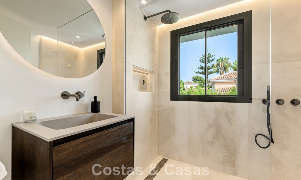 Espaciosa villa de lujo con arquitectura mediterránea moderna en venta en la Milla de Oro de Marbella 785547