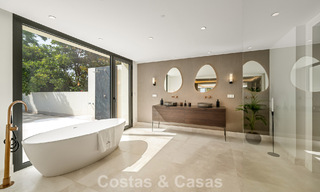 Espaciosa villa de lujo con arquitectura mediterránea moderna en venta en la Milla de Oro de Marbella 785552 