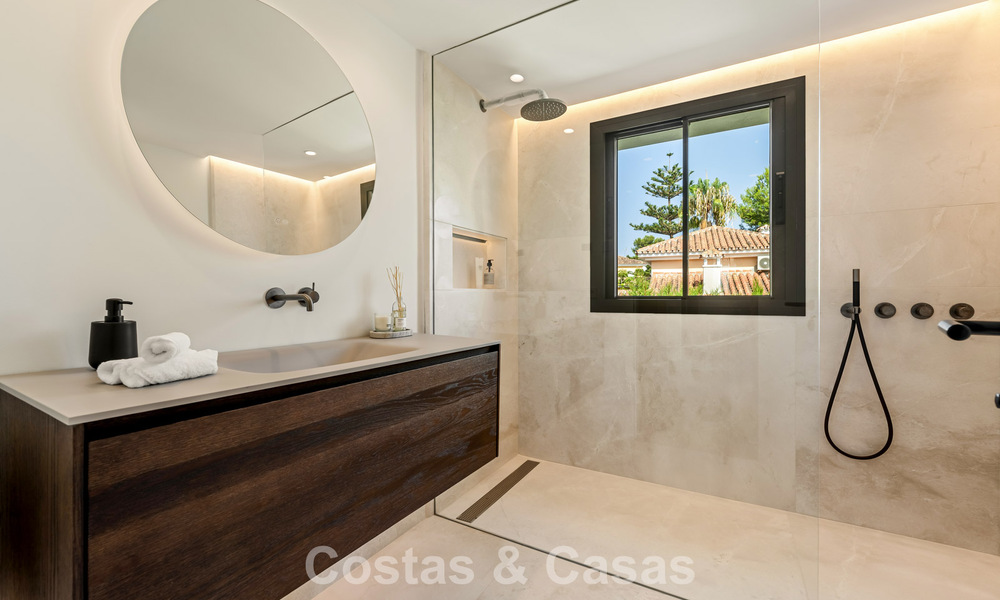 Espaciosa villa de lujo con arquitectura mediterránea moderna en venta en la Milla de Oro de Marbella 785557