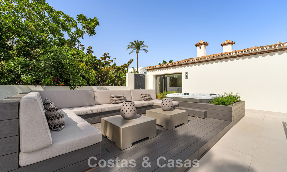 Espaciosa villa de lujo con arquitectura mediterránea moderna en venta en la Milla de Oro de Marbella 785560
