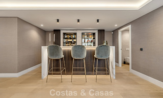 Espaciosa villa de lujo con arquitectura mediterránea moderna en venta en la Milla de Oro de Marbella 785567 