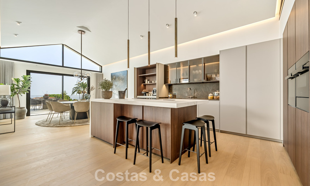 Espaciosa villa de lujo con arquitectura mediterránea moderna en venta en la Milla de Oro de Marbella 785575