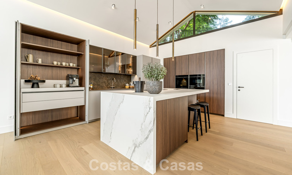 Espaciosa villa de lujo con arquitectura mediterránea moderna en venta en la Milla de Oro de Marbella 785578