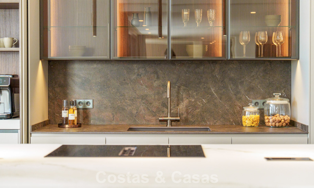 Espaciosa villa de lujo con arquitectura mediterránea moderna en venta en la Milla de Oro de Marbella 785579