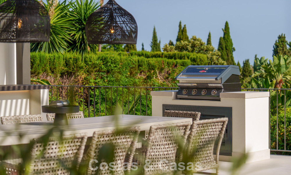 Espaciosa villa de lujo con arquitectura mediterránea moderna en venta en la Milla de Oro de Marbella 785582