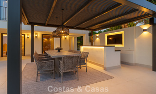 Espaciosa villa de lujo con arquitectura mediterránea moderna en venta en la Milla de Oro de Marbella 785583 