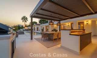 Espaciosa villa de lujo con arquitectura mediterránea moderna en venta en la Milla de Oro de Marbella 785584 