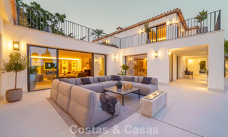 Espaciosa villa de lujo con arquitectura mediterránea moderna en venta en la Milla de Oro de Marbella 785589 