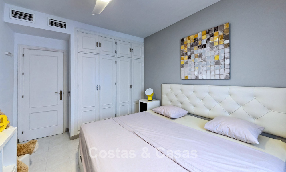 Preciosa villa de 6 dormitorios en venta, directamente en el Club de Golf Los Naranjos en Nueva Andalucía, Marbella 785729