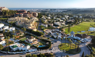 Preciosa villa de 6 dormitorios en venta, directamente en el Club de Golf Los Naranjos en Nueva Andalucía, Marbella 785735 