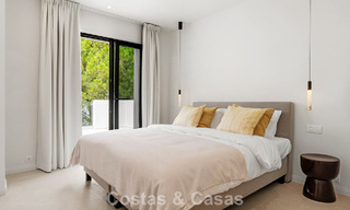 Moderna villa española de lujo en venta en segunda línea de golf en una zona residencial privilegiada, Benahavís, Marbella 785737 