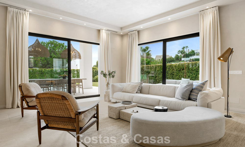 Moderna villa española de lujo en venta en segunda línea de golf en una zona residencial privilegiada, Benahavís, Marbella 785752