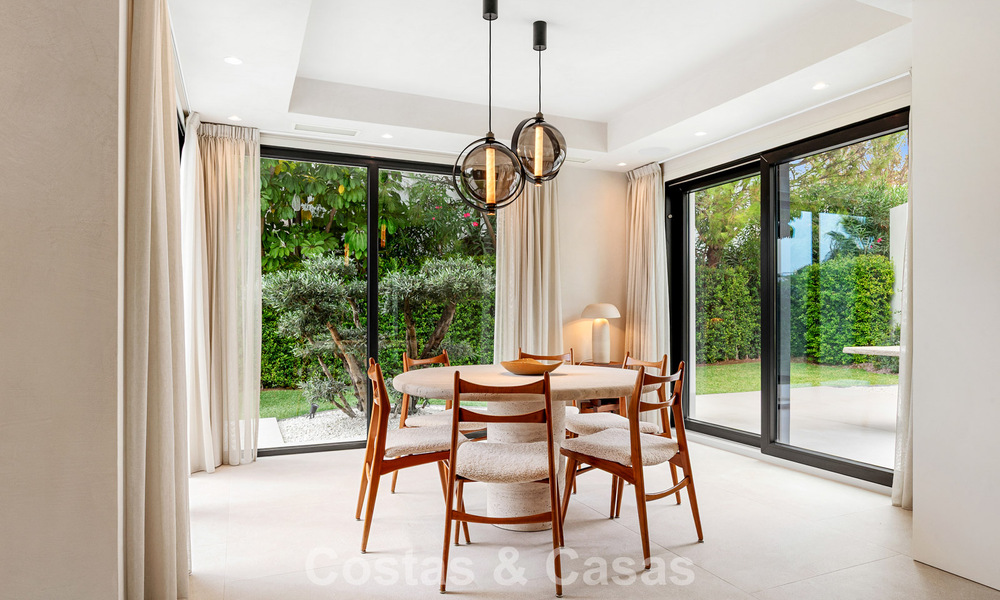 Moderna villa española de lujo en venta en segunda línea de golf en una zona residencial privilegiada, Benahavís, Marbella 785756