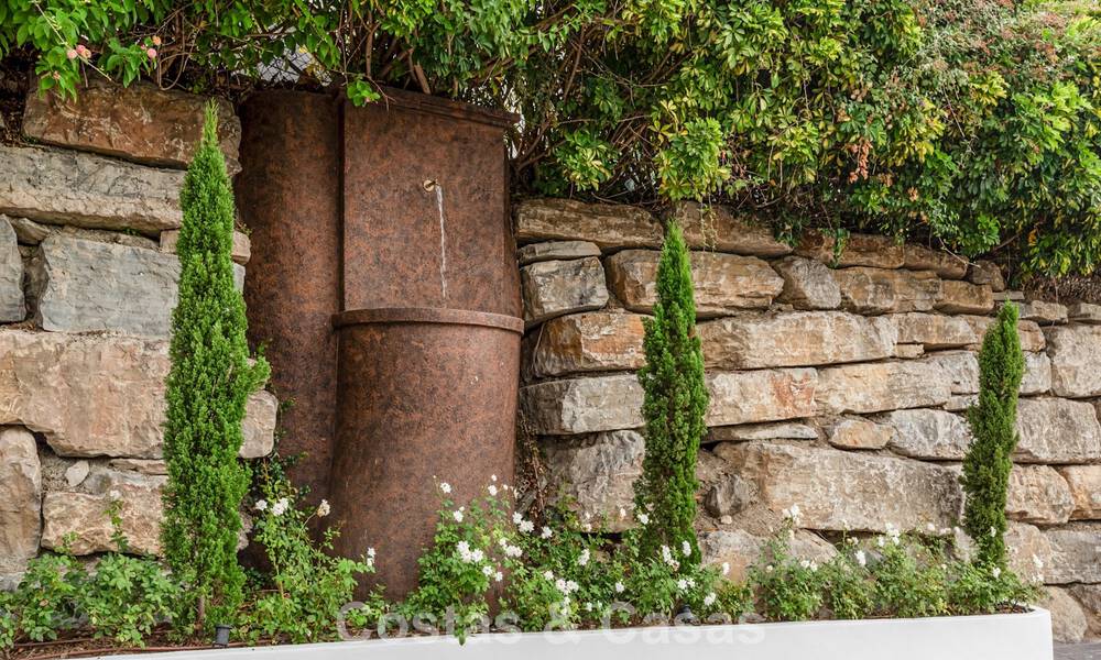 Moderna villa española de lujo en venta en segunda línea de golf en una zona residencial privilegiada, Benahavís, Marbella 785759