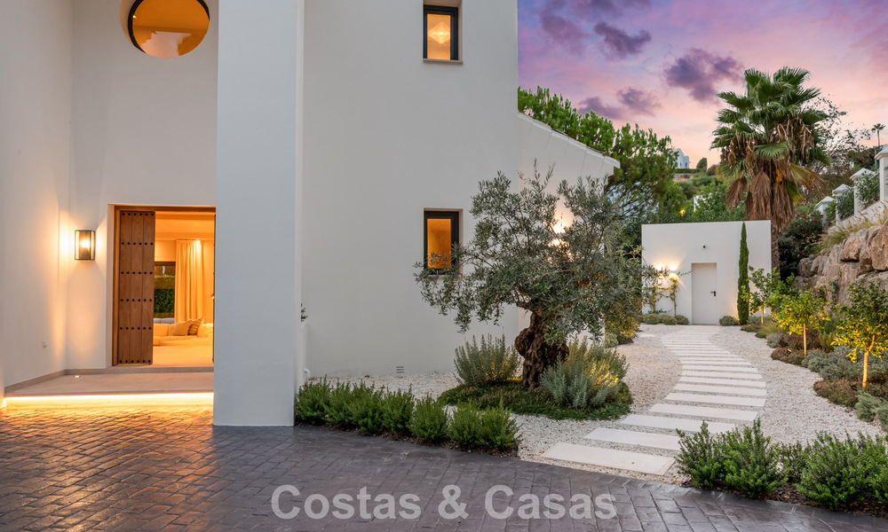 Moderna villa española de lujo en venta en segunda línea de golf en una zona residencial privilegiada, Benahavís, Marbella 785764