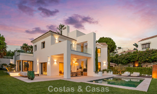 Moderna villa española de lujo en venta en segunda línea de golf en una zona residencial privilegiada, Benahavís, Marbella 785765 