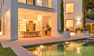 Moderna villa española de lujo en venta en segunda línea de golf en una zona residencial privilegiada, Benahavís, Marbella 785766 