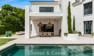 Moderna villa española de lujo en venta en segunda línea de golf en una zona residencial privilegiada, Benahavís, Marbella 785772 