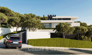 Villas de obra nueva de diseño arquitectónico con vistas al mar en venta en una urbanización segura en Benahavís, Marbella 785776 