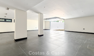 Majestuosa obra maestra a la venta con un estilo moderno en una zona residencial segura de Sotogrande, Costa del Sol 786216 