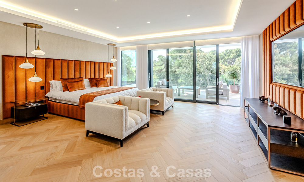 Majestuosa obra maestra a la venta con un estilo moderno en una zona residencial segura de Sotogrande, Costa del Sol 786229