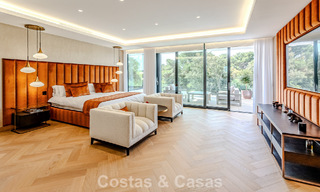 Majestuosa obra maestra a la venta con un estilo moderno en una zona residencial segura de Sotogrande, Costa del Sol 786229 