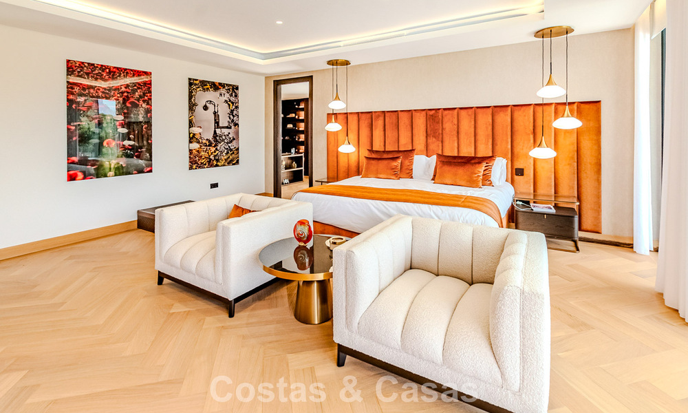 Majestuosa obra maestra a la venta con un estilo moderno en una zona residencial segura de Sotogrande, Costa del Sol 786230