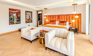 Majestuosa obra maestra a la venta con un estilo moderno en una zona residencial segura de Sotogrande, Costa del Sol 786230 