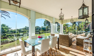 Excepcional villa de lujo en venta con arquitectura andaluza atemporal y vistas al mar en Benahavís, Marbella 786045 