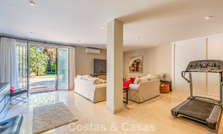 Excepcional villa de lujo en venta con arquitectura andaluza atemporal y vistas al mar en Benahavís, Marbella 786047 