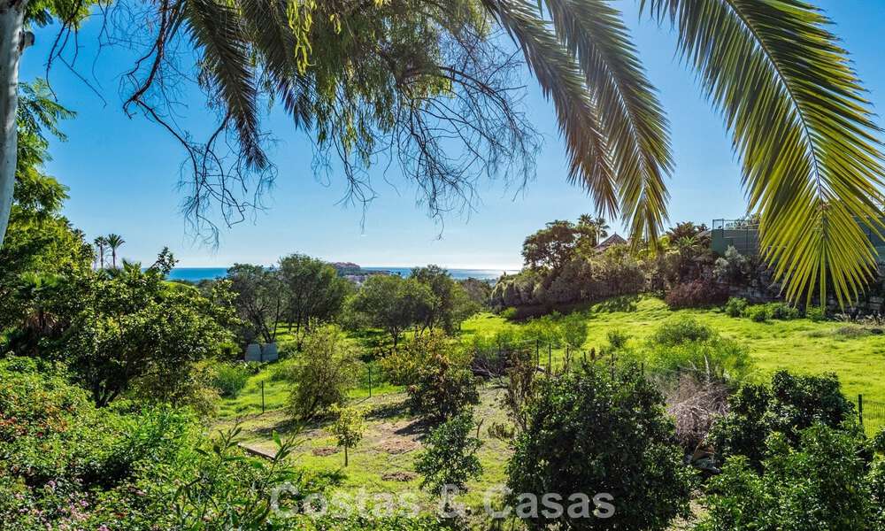 Excepcional villa de lujo en venta con arquitectura andaluza atemporal y vistas al mar en Benahavís, Marbella 786054