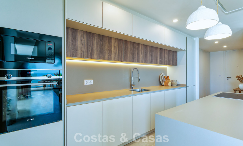 Apartamentos en venta en una ubicación privilegiada con vistas al mar, entre Benalmádena y Fuengirola, Costa del Sol 801798