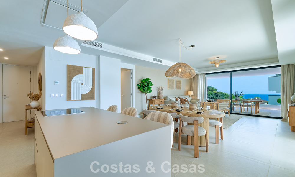 Apartamentos en venta en una ubicación privilegiada con vistas al mar, entre Benalmádena y Fuengirola, Costa del Sol 801803