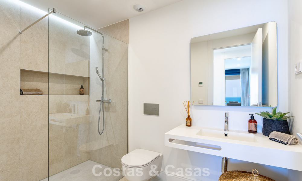 Apartamentos en venta en una ubicación privilegiada con vistas al mar, entre Benalmádena y Fuengirola, Costa del Sol 801807