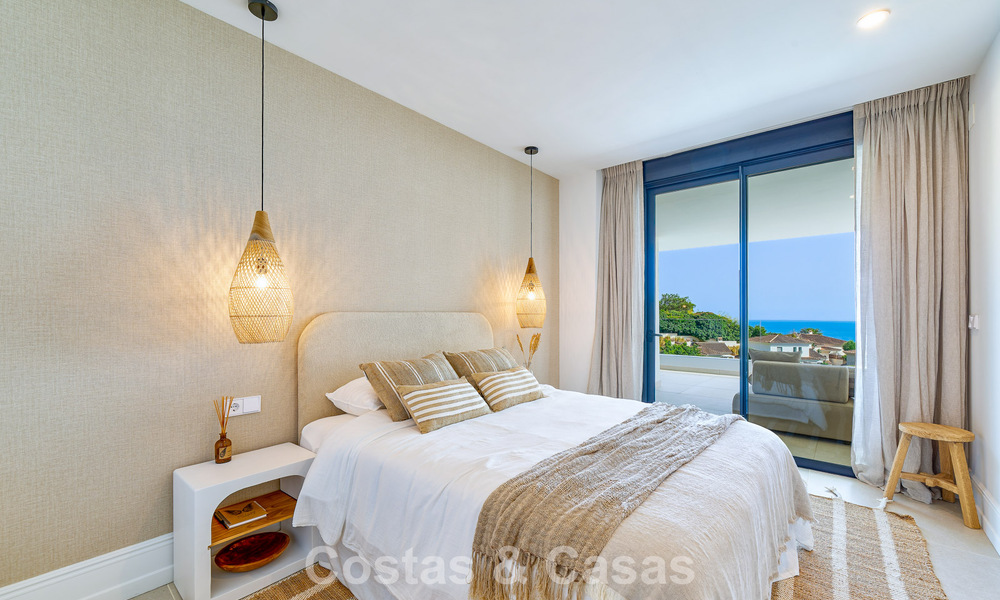 Apartamentos en venta en una ubicación privilegiada con vistas al mar, entre Benalmádena y Fuengirola, Costa del Sol 801808