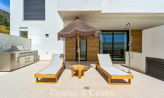 Apartamentos en venta en una ubicación privilegiada con vistas al mar, entre Benalmádena y Fuengirola, Costa del Sol 801817 