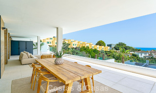 Apartamentos en venta en una ubicación privilegiada con vistas al mar, entre Benalmádena y Fuengirola, Costa del Sol 801818 