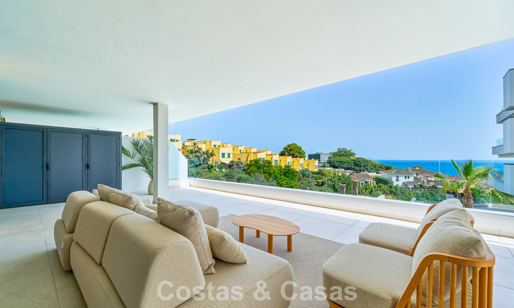Apartamentos en venta en una ubicación privilegiada con vistas al mar, entre Benalmádena y Fuengirola, Costa del Sol 801819