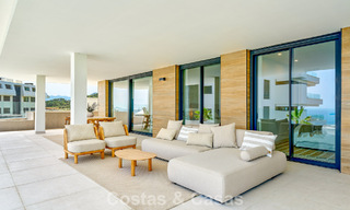 Apartamentos en venta en una ubicación privilegiada con vistas al mar, entre Benalmádena y Fuengirola, Costa del Sol 801820 