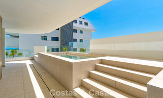 Apartamentos en venta en una ubicación privilegiada con vistas al mar, entre Benalmádena y Fuengirola, Costa del Sol 801821 