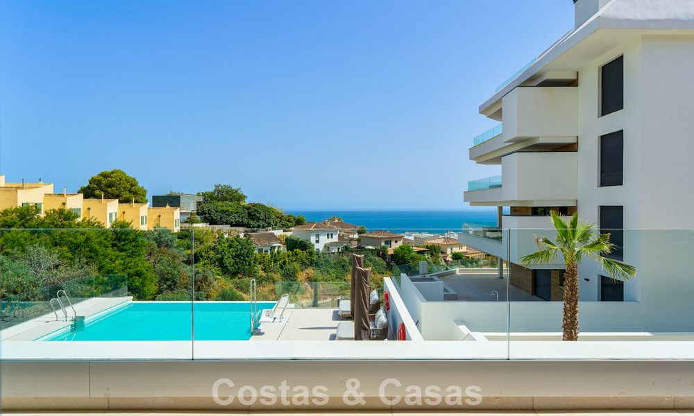 Apartamentos en venta en una ubicación privilegiada con vistas al mar, entre Benalmádena y Fuengirola, Costa del Sol 801822