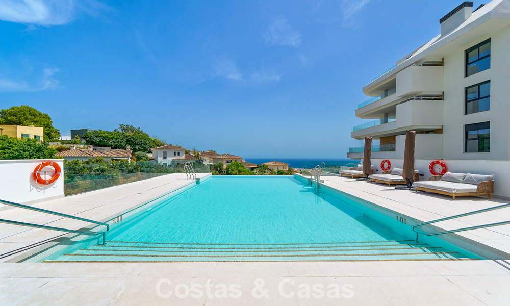 Apartamentos en venta en una ubicación privilegiada con vistas al mar, entre Benalmádena y Fuengirola, Costa del Sol 801825