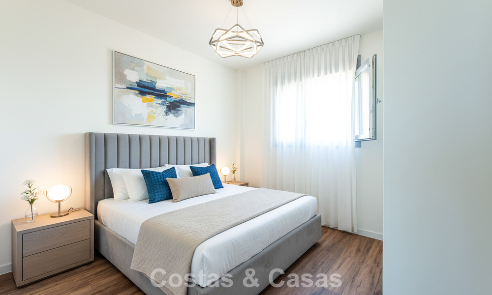 Apartamento nuevo y moderno, listo para entrar a vivir, en venta en un complejo de golf cerca de Estepona centro 785915