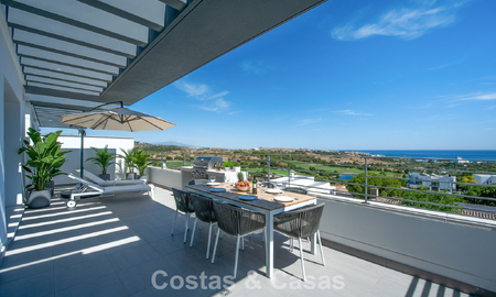 Apartamento nuevo y moderno, listo para entrar a vivir, en venta en un complejo de golf cerca de Estepona centro 785918