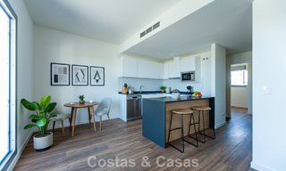 Apartamento nuevo y moderno, listo para entrar a vivir, en venta en un complejo de golf cerca de Estepona centro 785924 