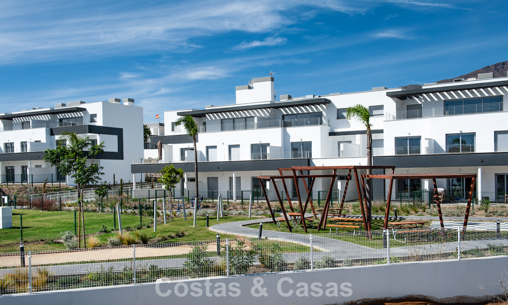 Apartamento nuevo y moderno, listo para entrar a vivir, en venta en un complejo de golf cerca de Estepona centro 785931