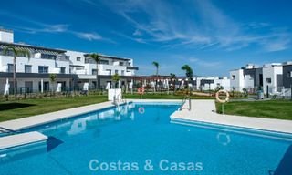 Apartamento nuevo y moderno, listo para entrar a vivir, en venta en un complejo de golf cerca de Estepona centro 785932 