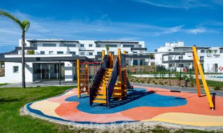 Apartamento nuevo y moderno, listo para entrar a vivir, en venta en un complejo de golf cerca de Estepona centro 785935 