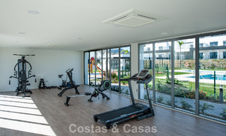 Apartamento nuevo y moderno, listo para entrar a vivir, en venta en un complejo de golf cerca de Estepona centro 785937 